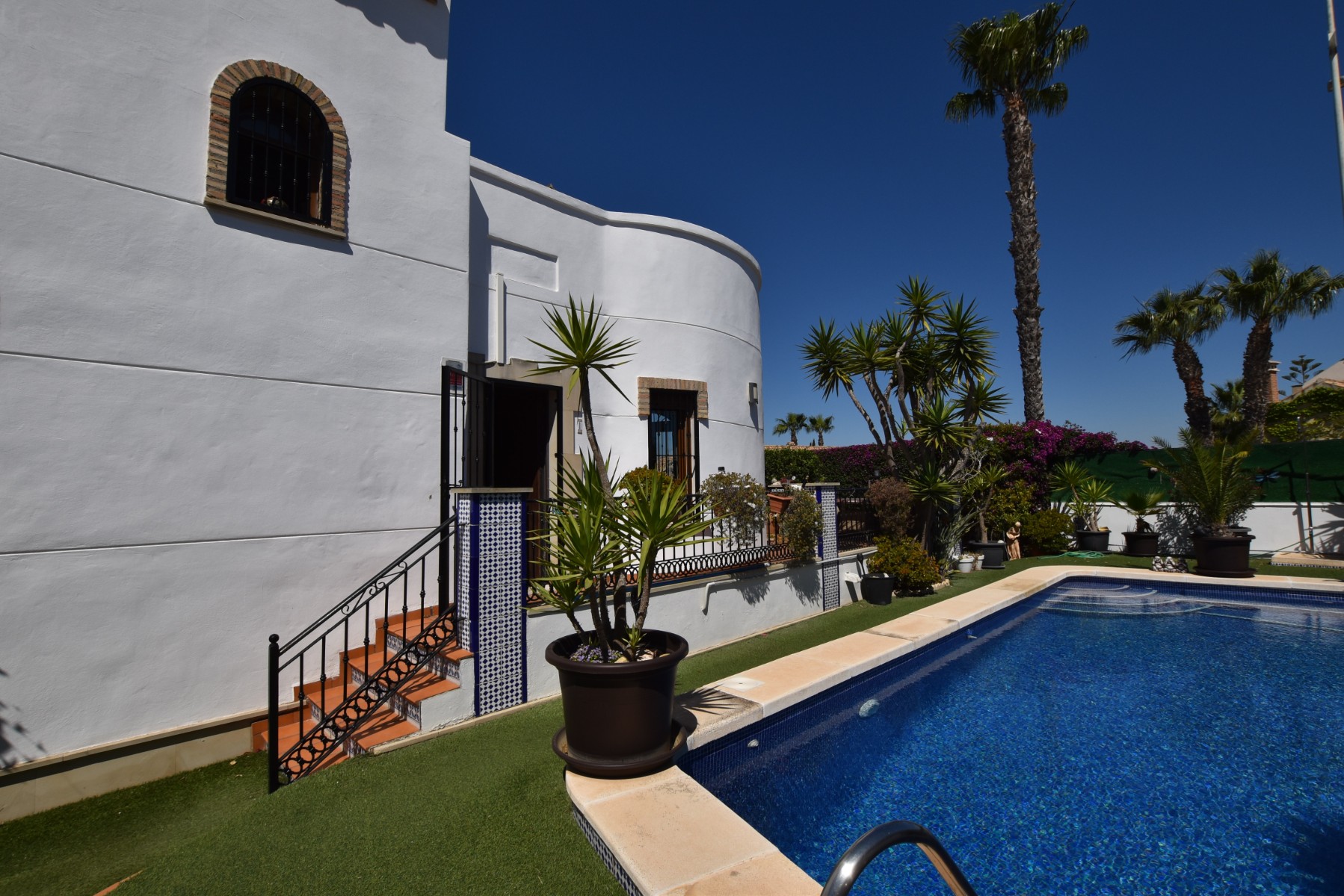 Villa for Sale in Algorfa, Alicante