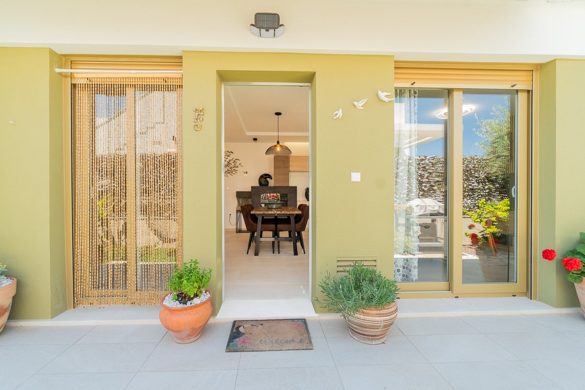 Villa for Sale in Vistabella Golf Entre Naranjos, Alicante