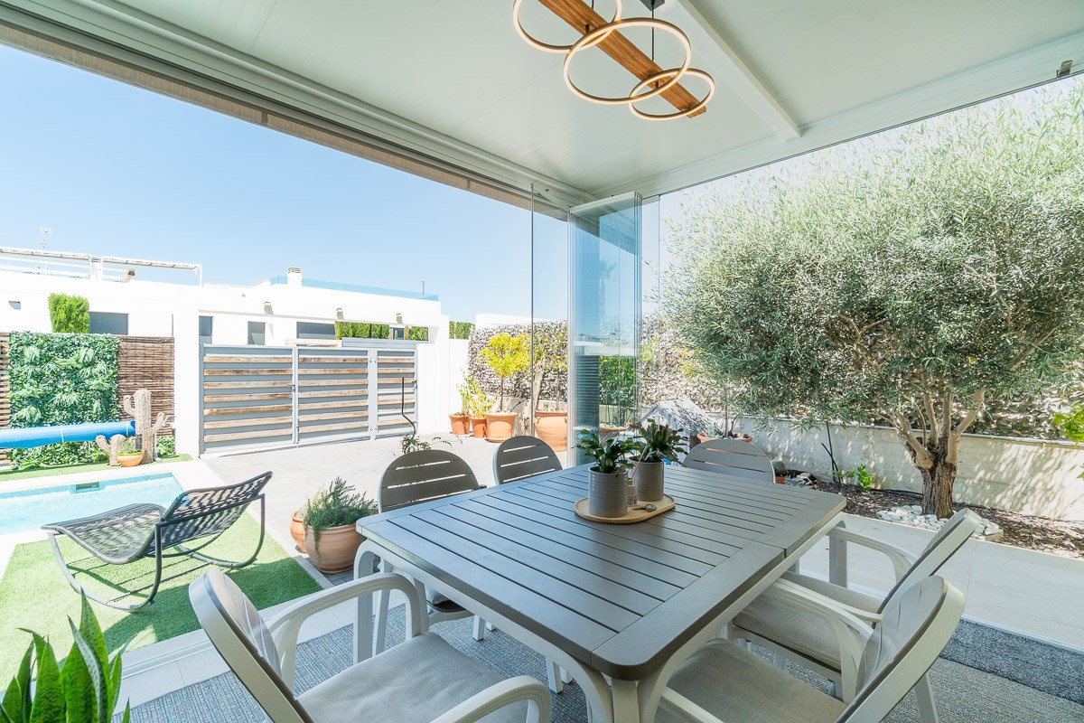 Villa for Sale in Vistabella Golf Entre Naranjos, Alicante