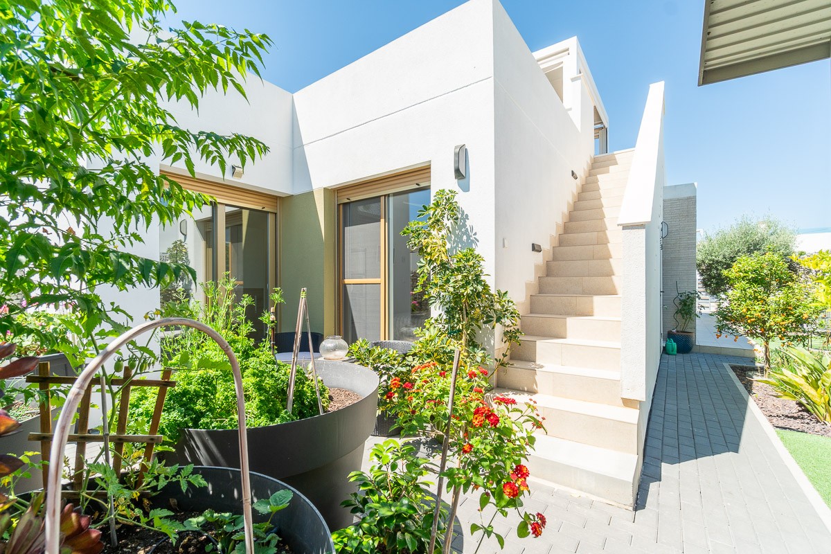 Villa for Sale in Vistabella Golf Entre Naranjos, Alicante