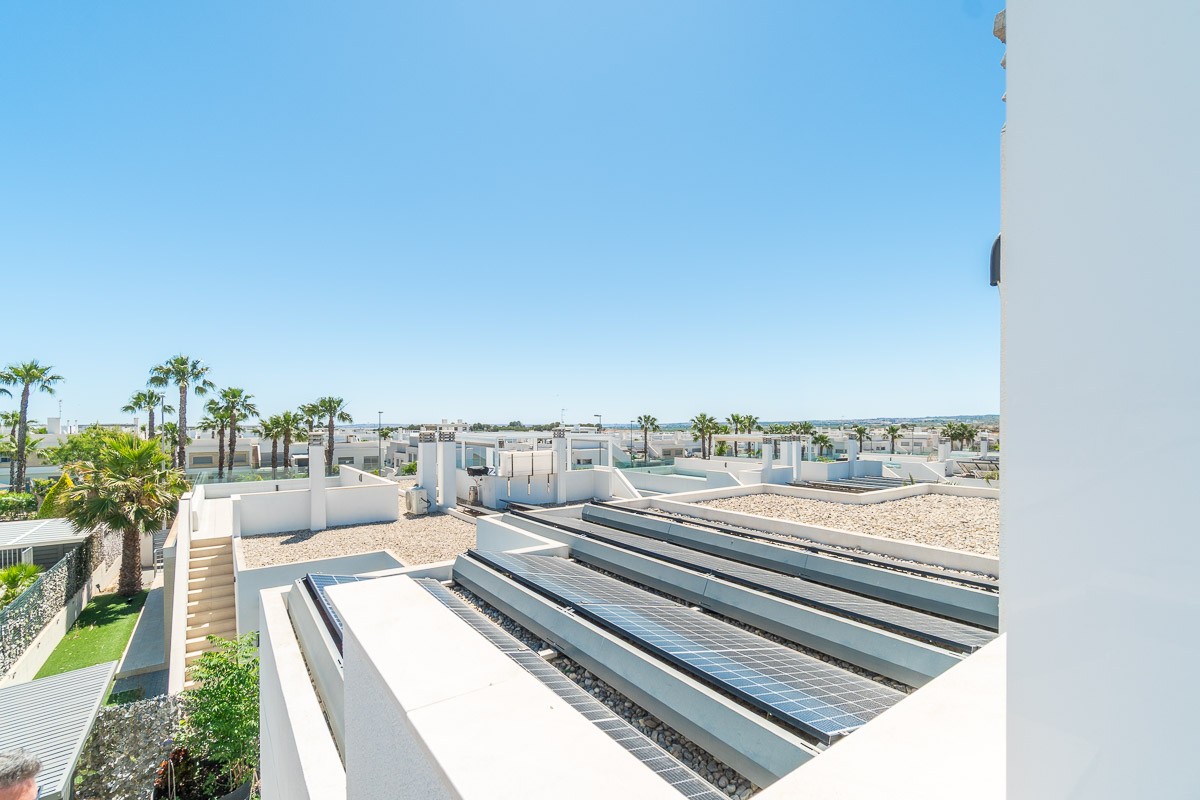 Villa for Sale in Vistabella Golf Entre Naranjos, Alicante