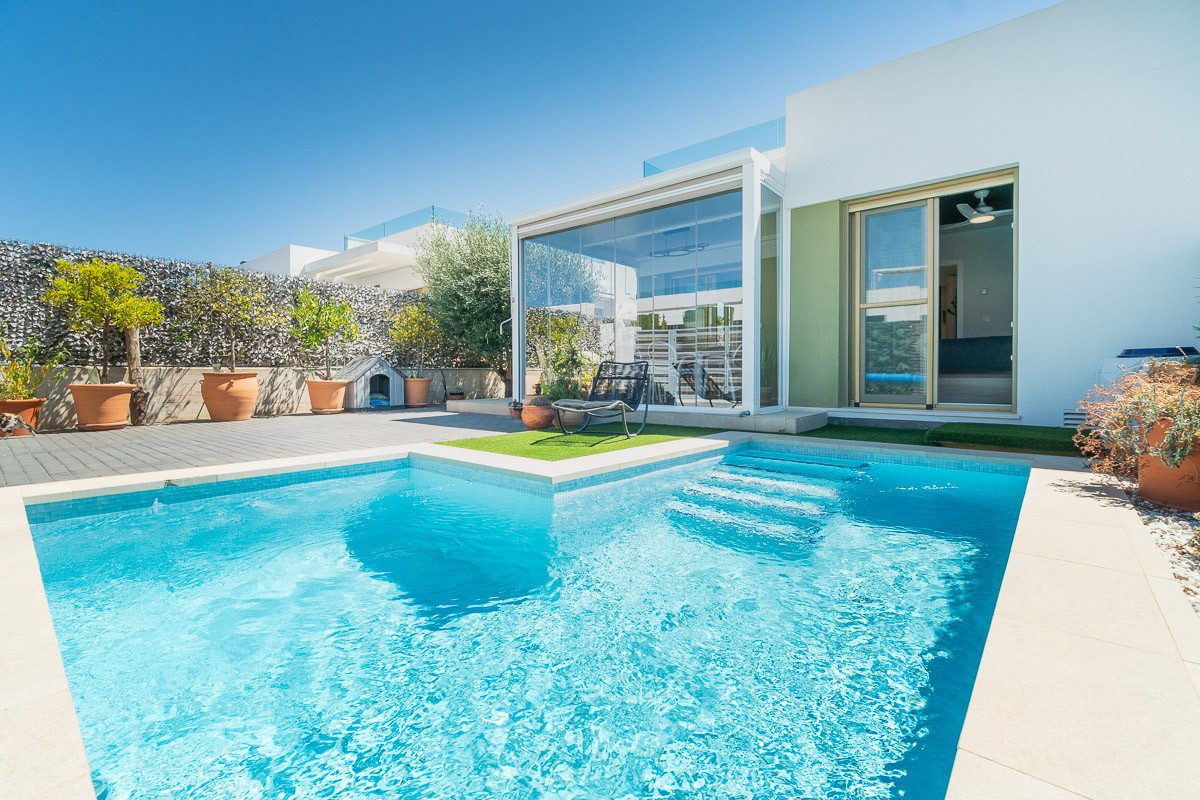 Villa for Sale in Vistabella Golf Entre Naranjos, Alicante