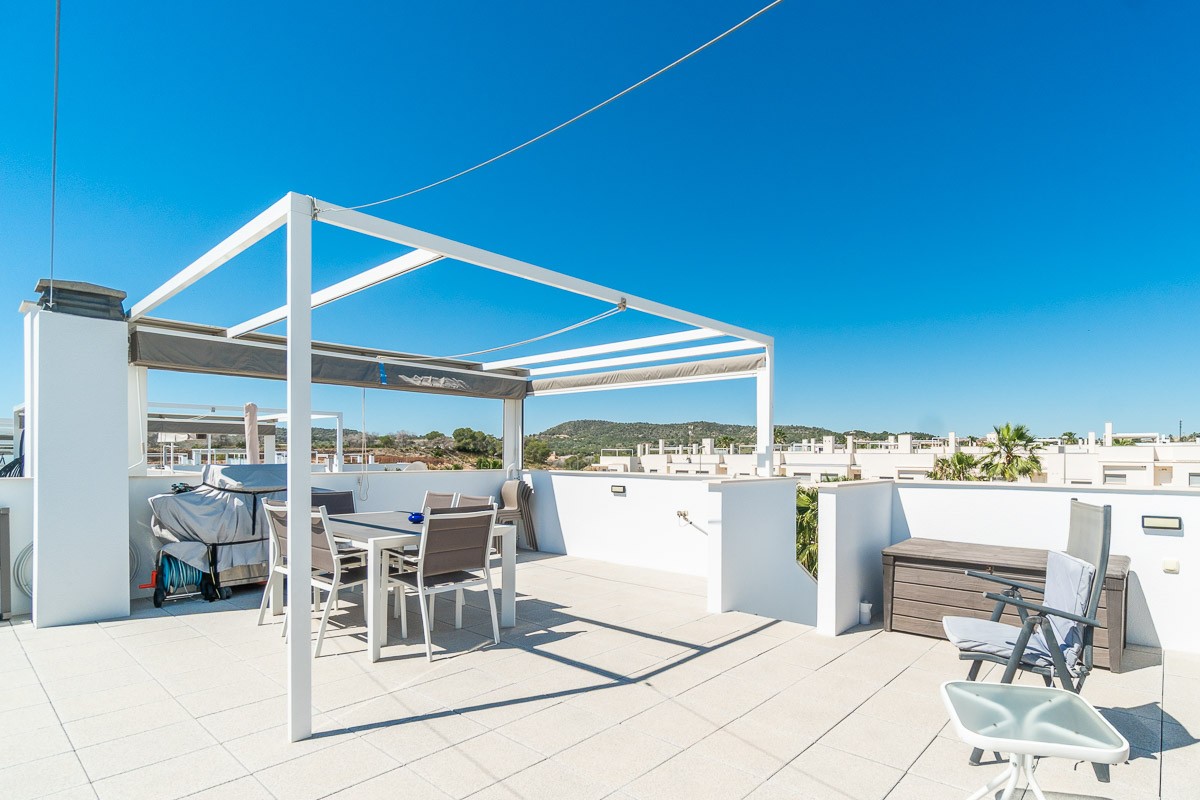Bungalow for Sale in Vistabella Golf Entre Naranjos, Alicante