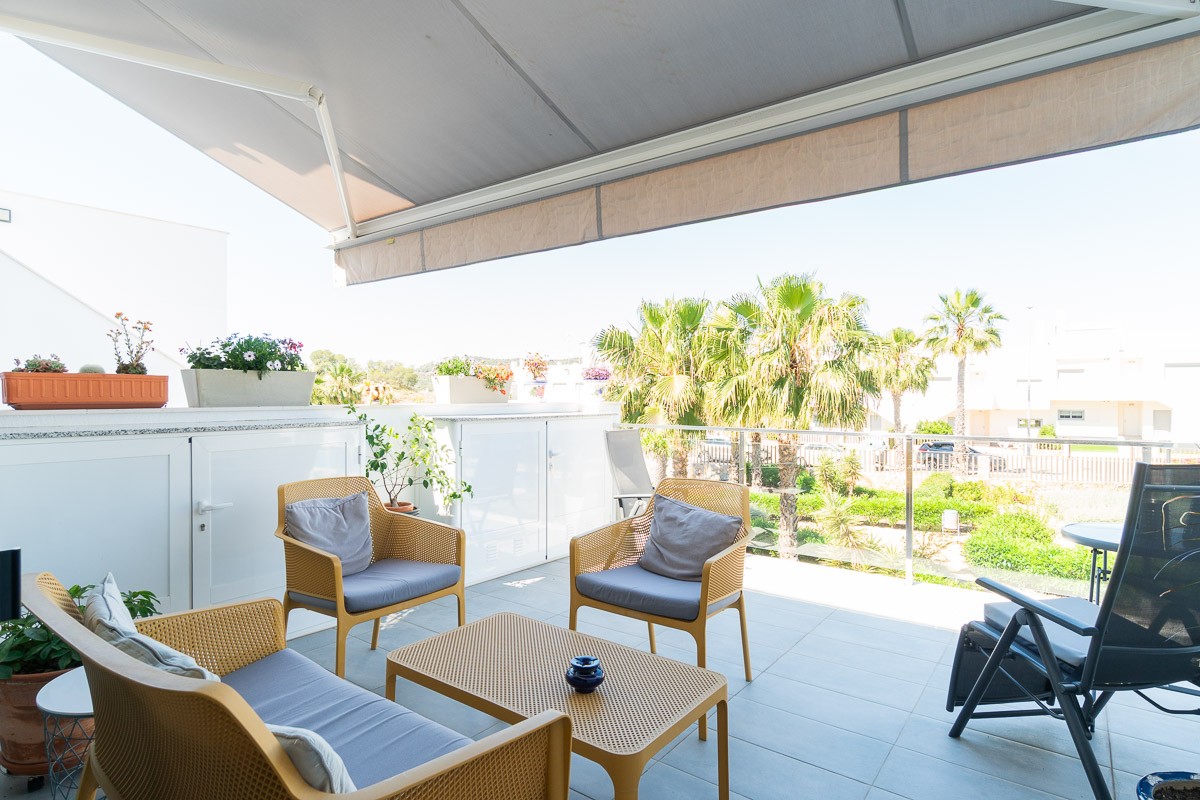 Bungalow for Sale in Vistabella Golf Entre Naranjos, Alicante