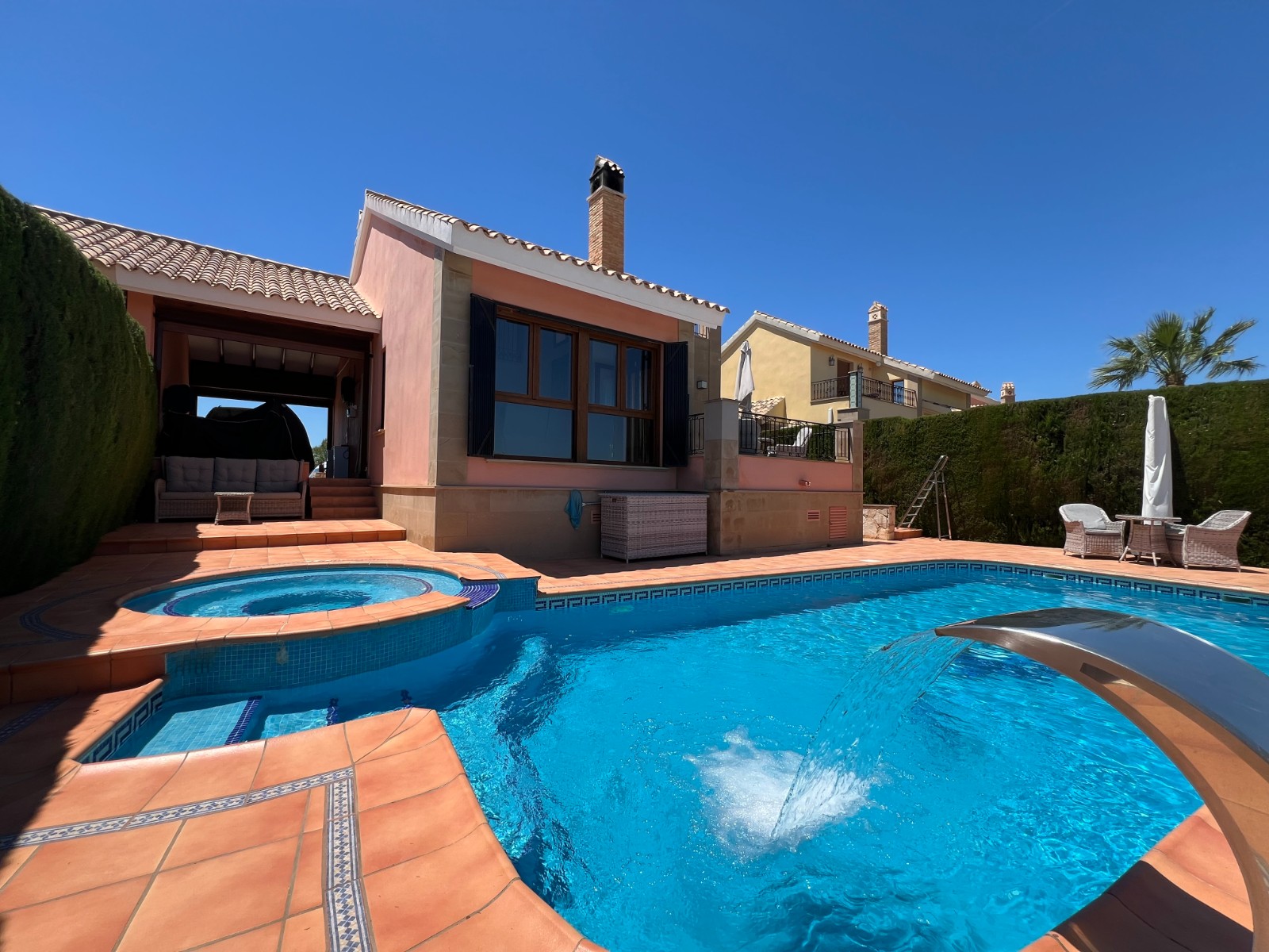 o_1jpiluq2610892tt5jsg581ftf26 Villa for Sale in Algorfa, Alicante