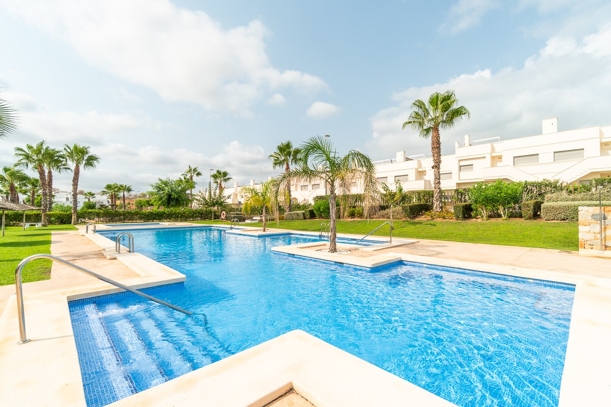 Bungalow for Sale in Vistabella Golf Entre Naranjos, Alicante