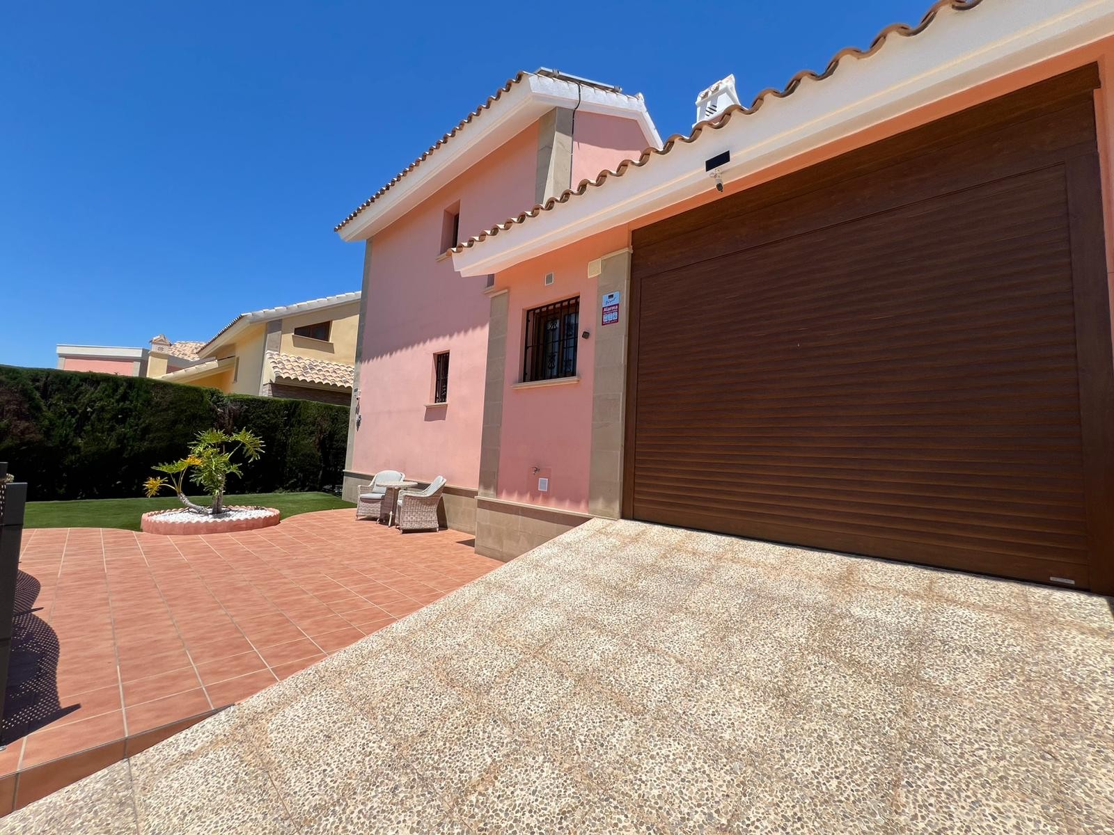 Villa for Sale in Algorfa, Alicante