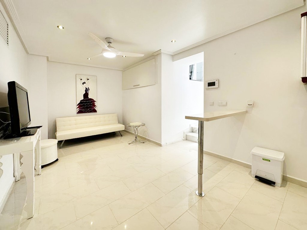 Villa for Sale in San Miguel de Salinas, Alicante