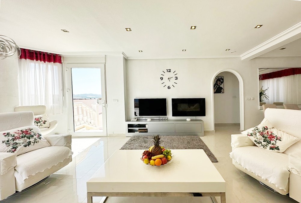 Villa for Sale in San Miguel de Salinas, Alicante