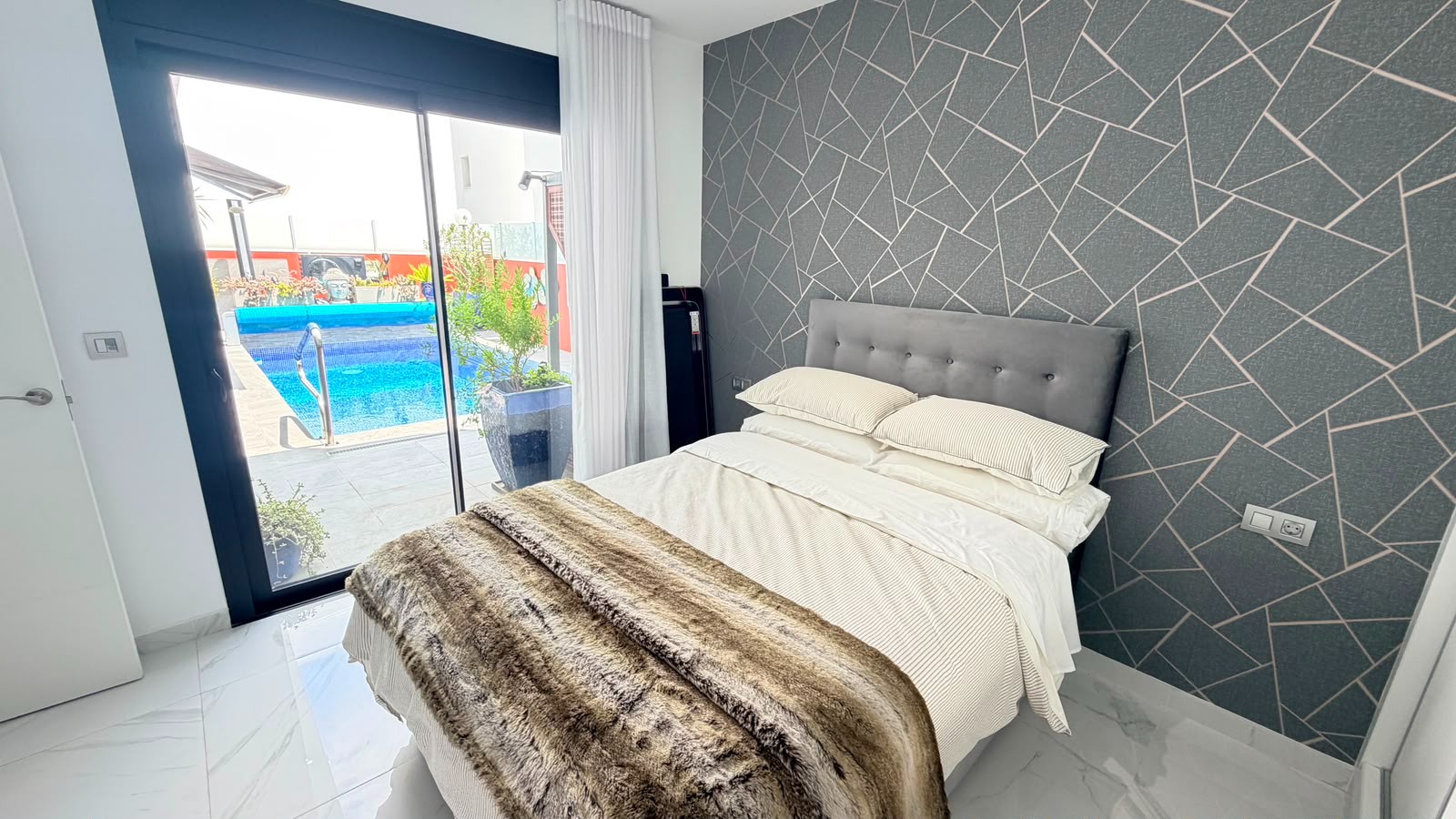Villa for Sale in Los Montesinos, Alicante