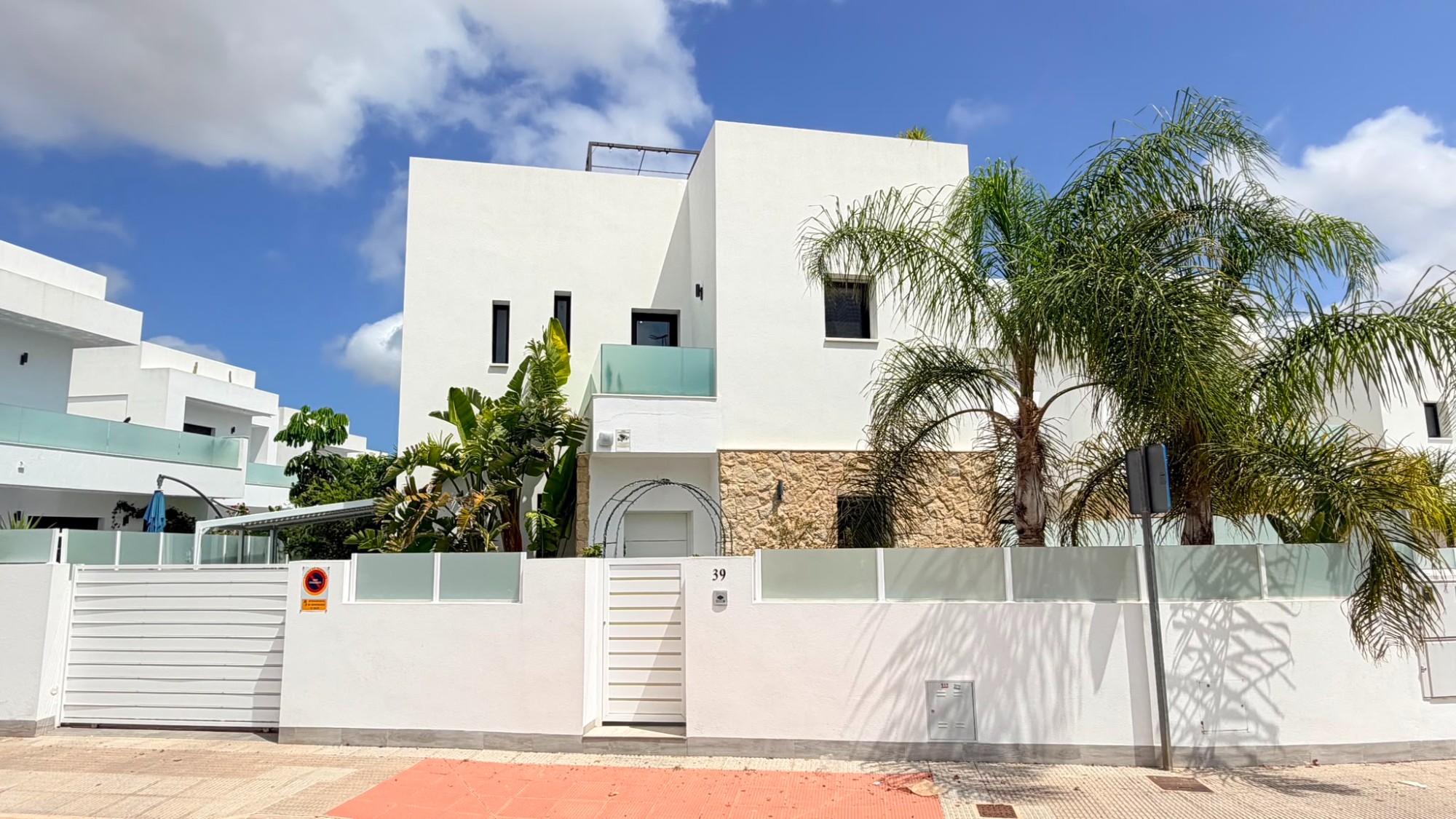Villa for Sale in Los Montesinos, Alicante