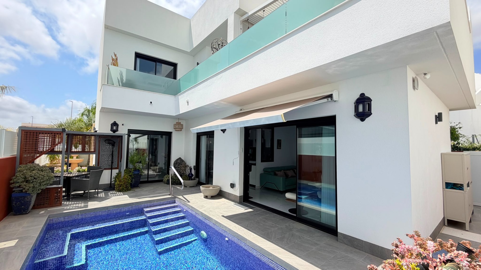 o_1jqot9ko94l71uf01jjtbnc1r734g Villa for Sale in Los Montesinos, Alicante