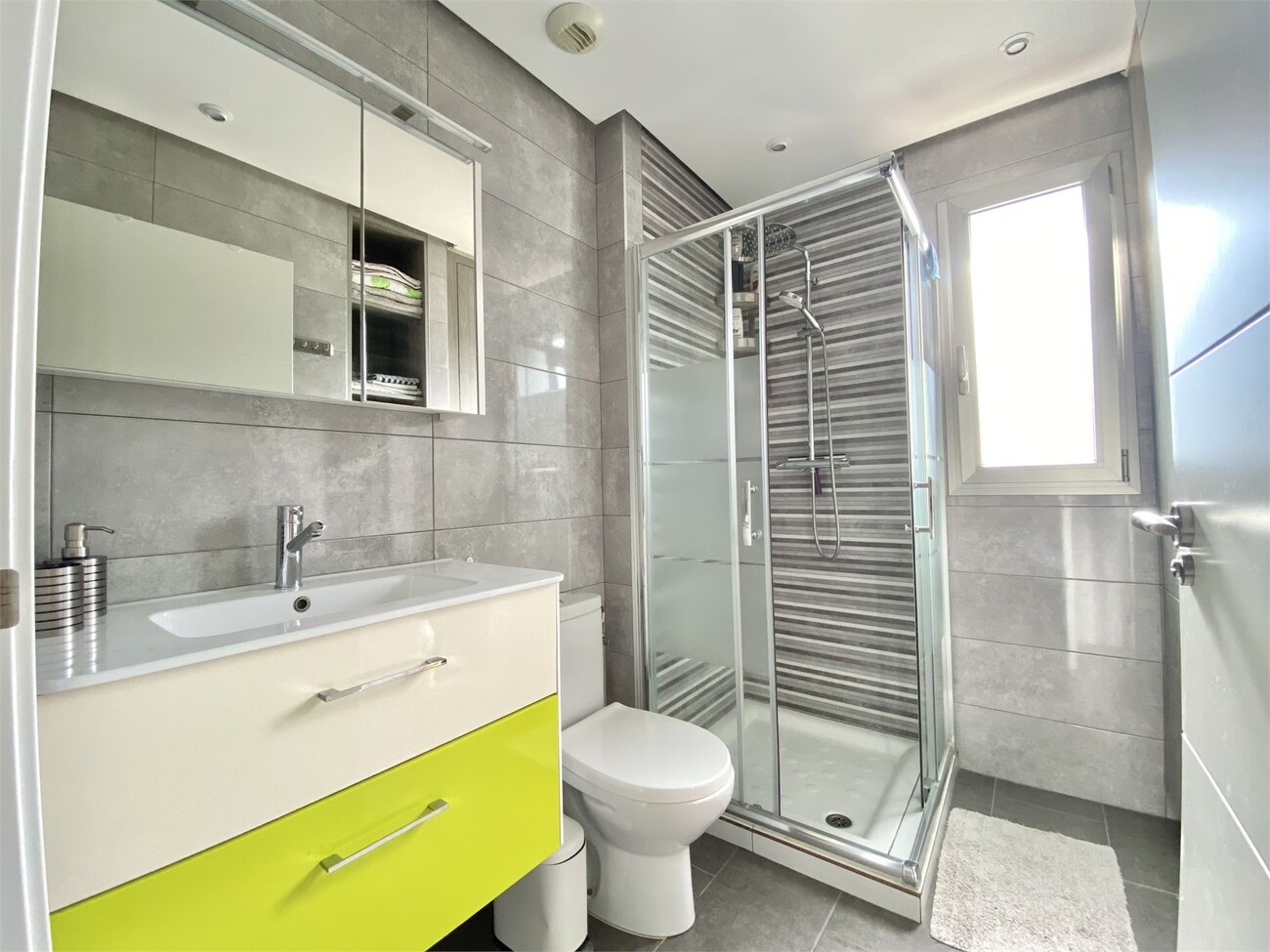 Penthouse Penthouse for Sale in Villamartin, Alicante