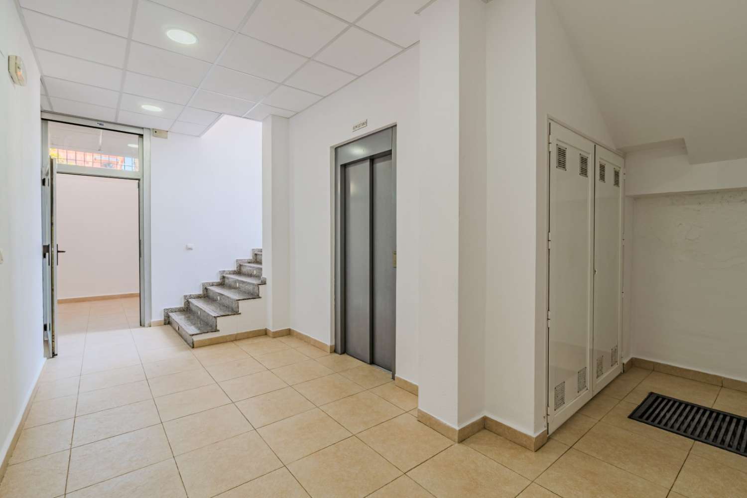 Commercial for Sale in Torrevieja, Alicante
