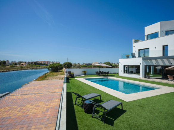 Villa for Sale in La Manga del Mar Menor, Murcia