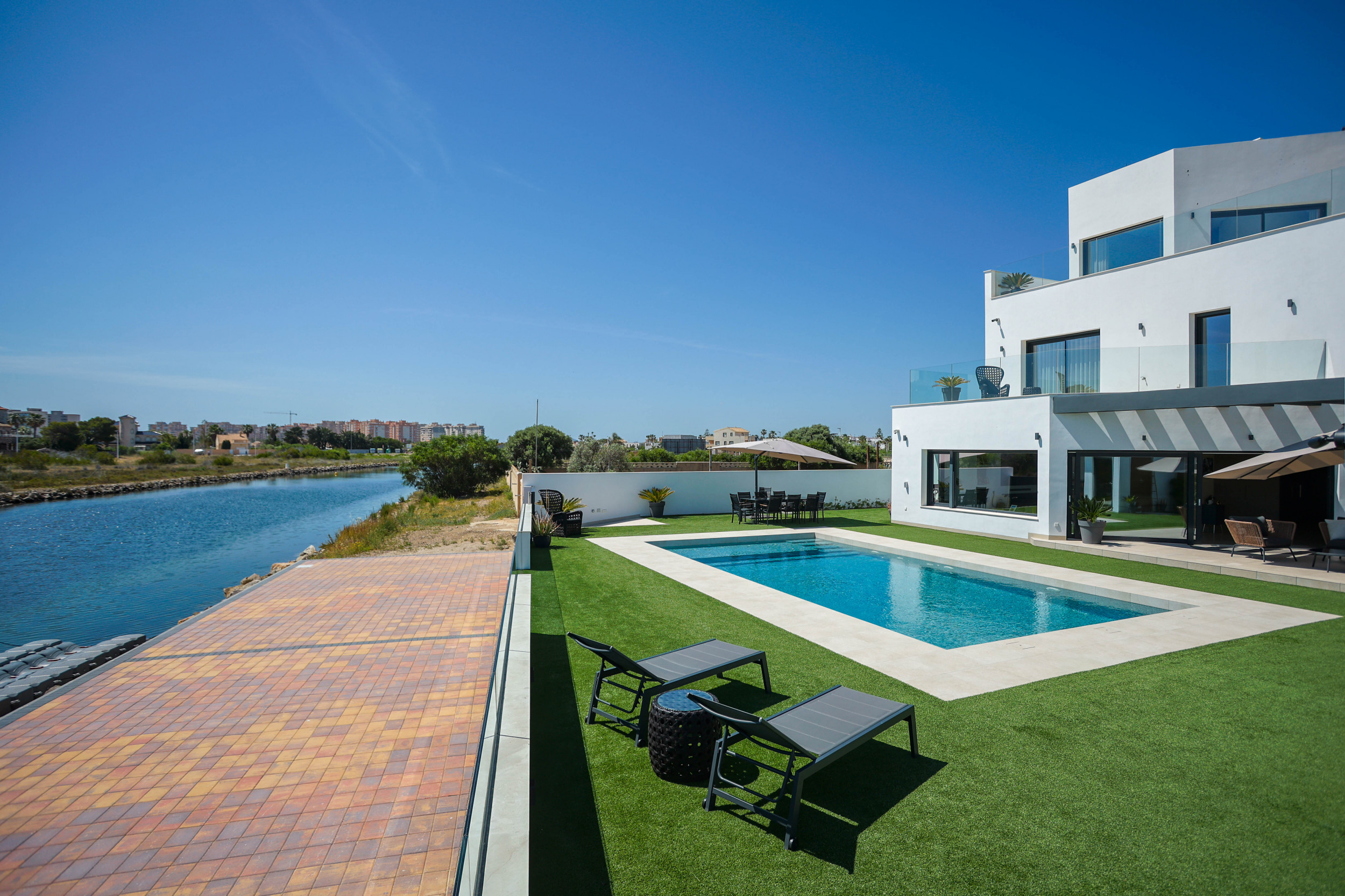 property_attachment_11g7xiffux_20260617114505 Villa for Sale in La Manga del Mar Menor, Murcia
