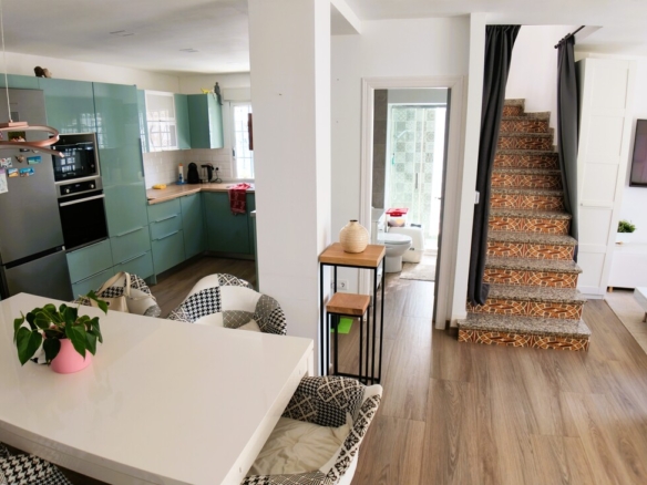 584