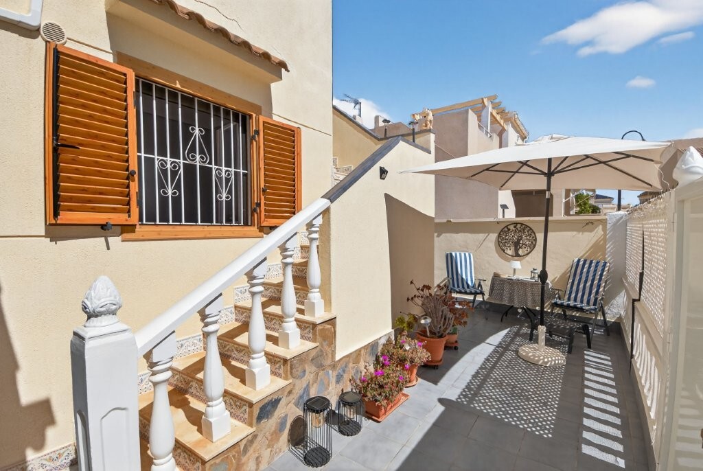 Quad House for Sale in Playa Flamenca, Alicante