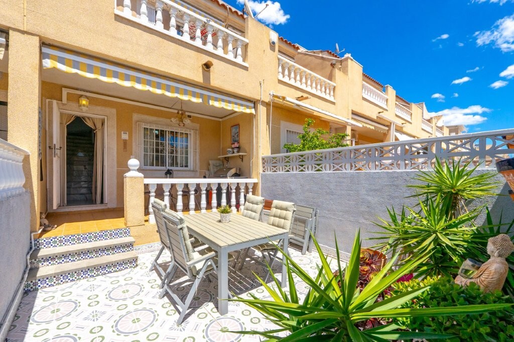 town-house-torrevieja-2419-5 Town House for Sale in Torrevieja, Alicante