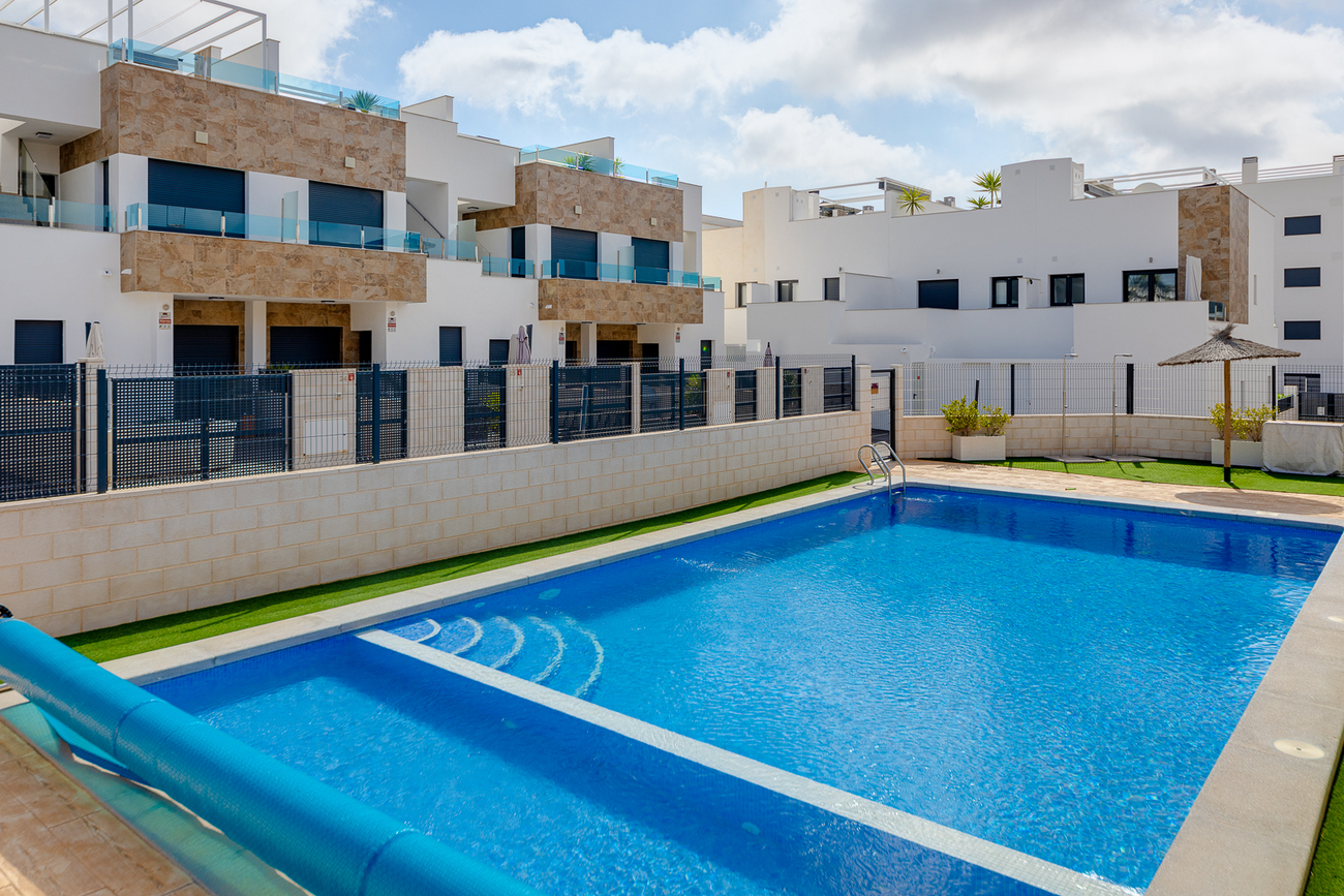 Town House for Sale in Villamartin, Alicante