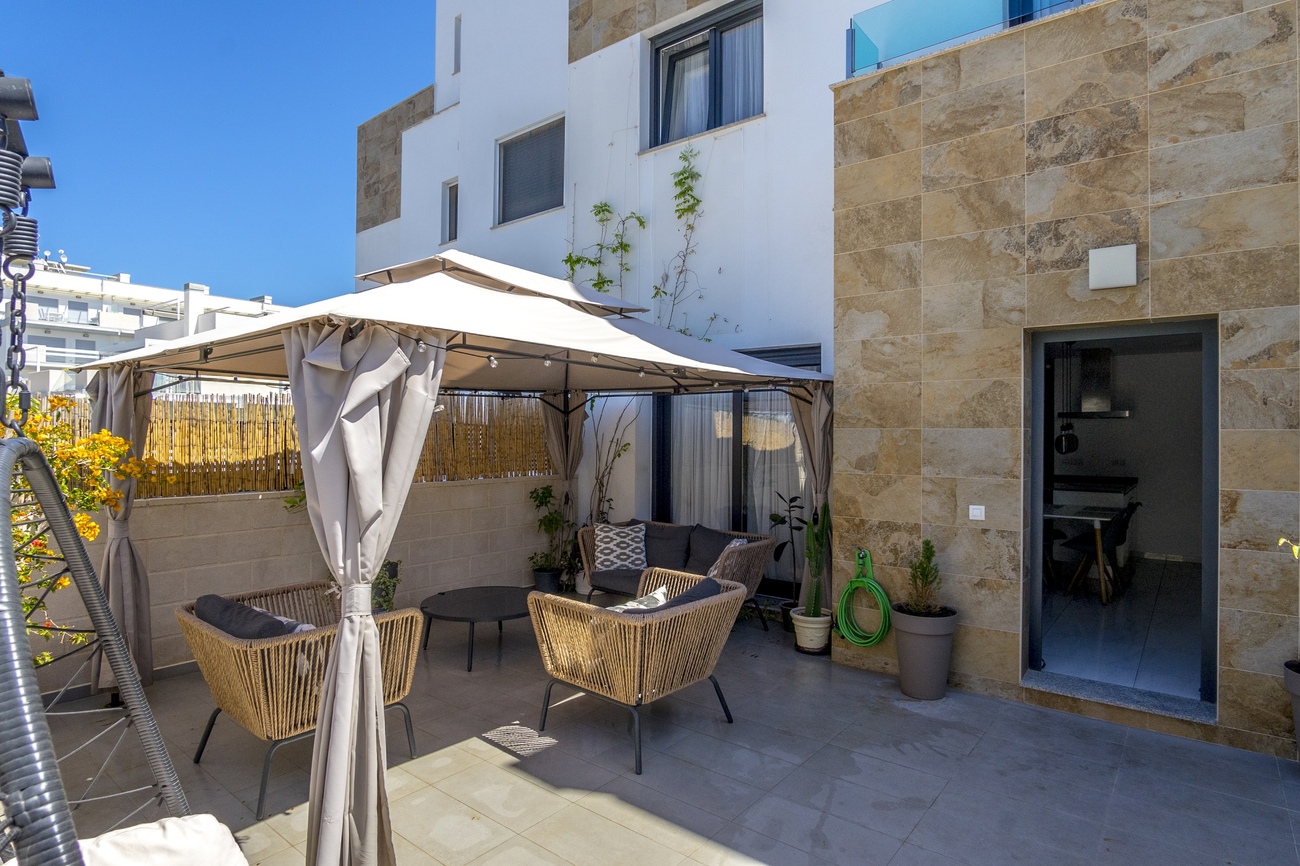 Town House for Sale in Villamartin, Alicante