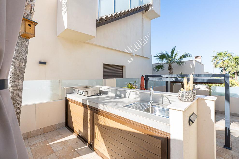 Villa for Sale in Benijofar, Alicante