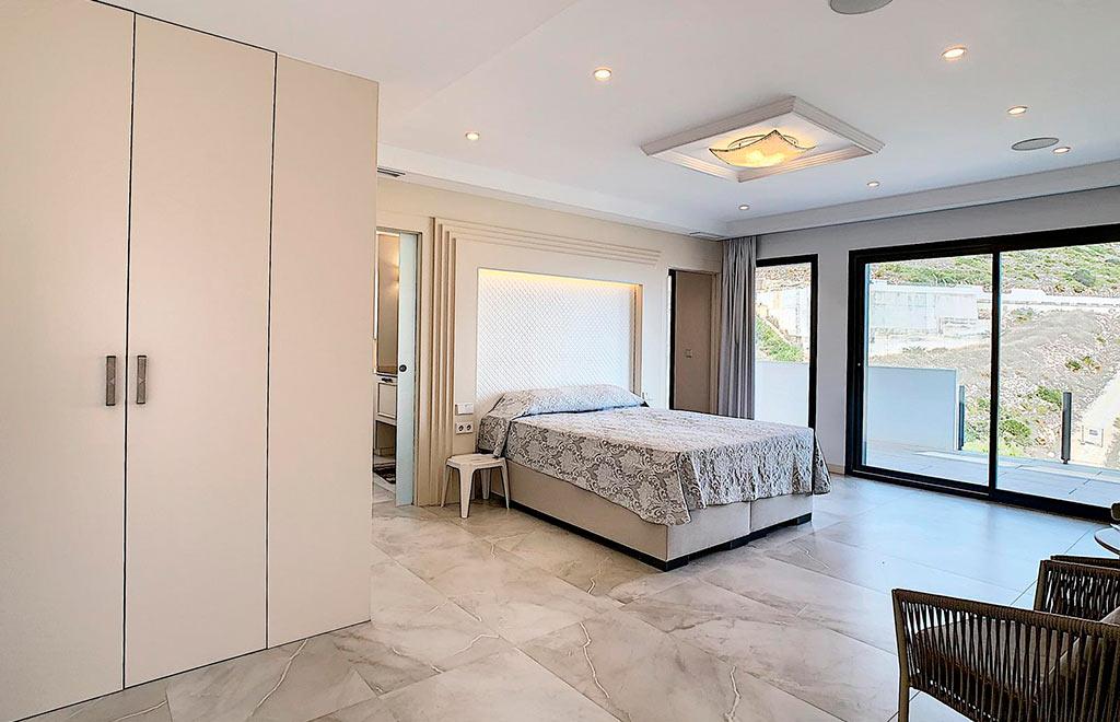 Villa for Sale in Cumbre del Sol, Alicante