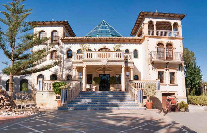Villa for Sale in Villamartin, Alicante