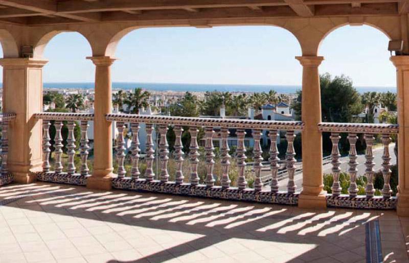 Villa for Sale in Villamartin, Alicante