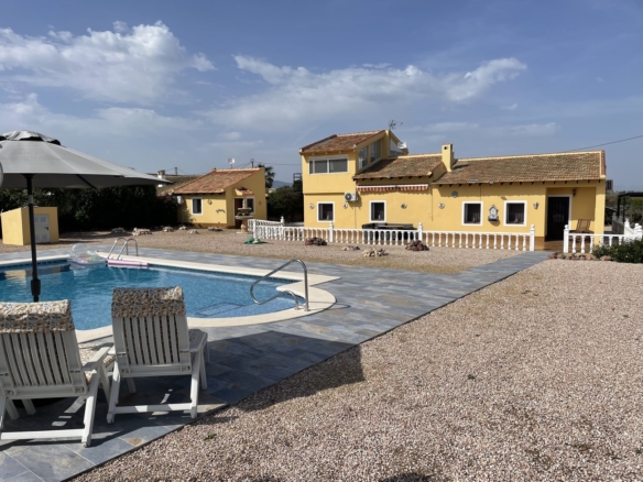 Villa for Sale in Alhama De Murcia, Murcia