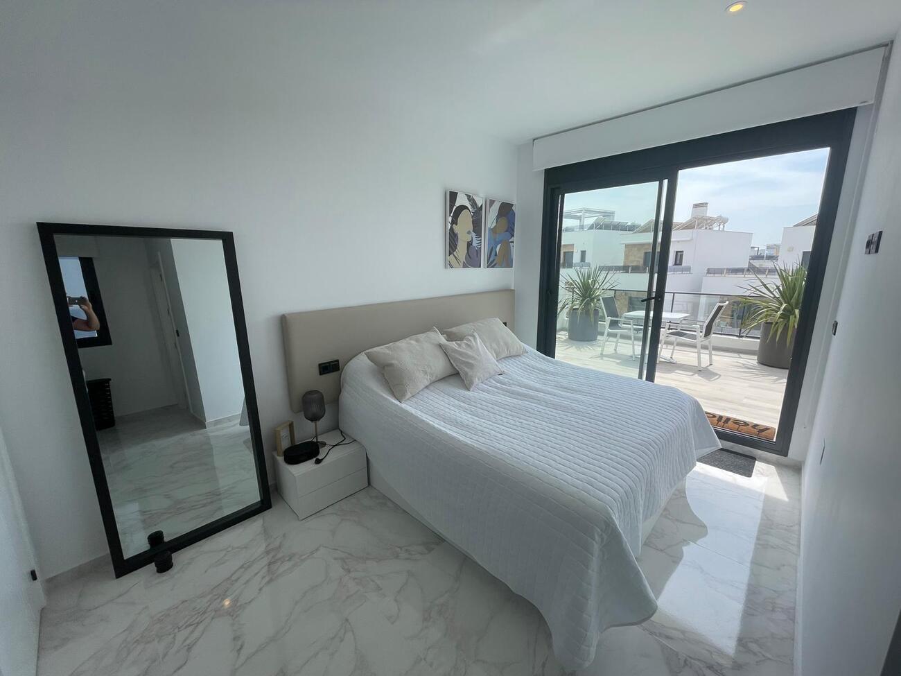 Villa for Sale in Benijofar, Alicante