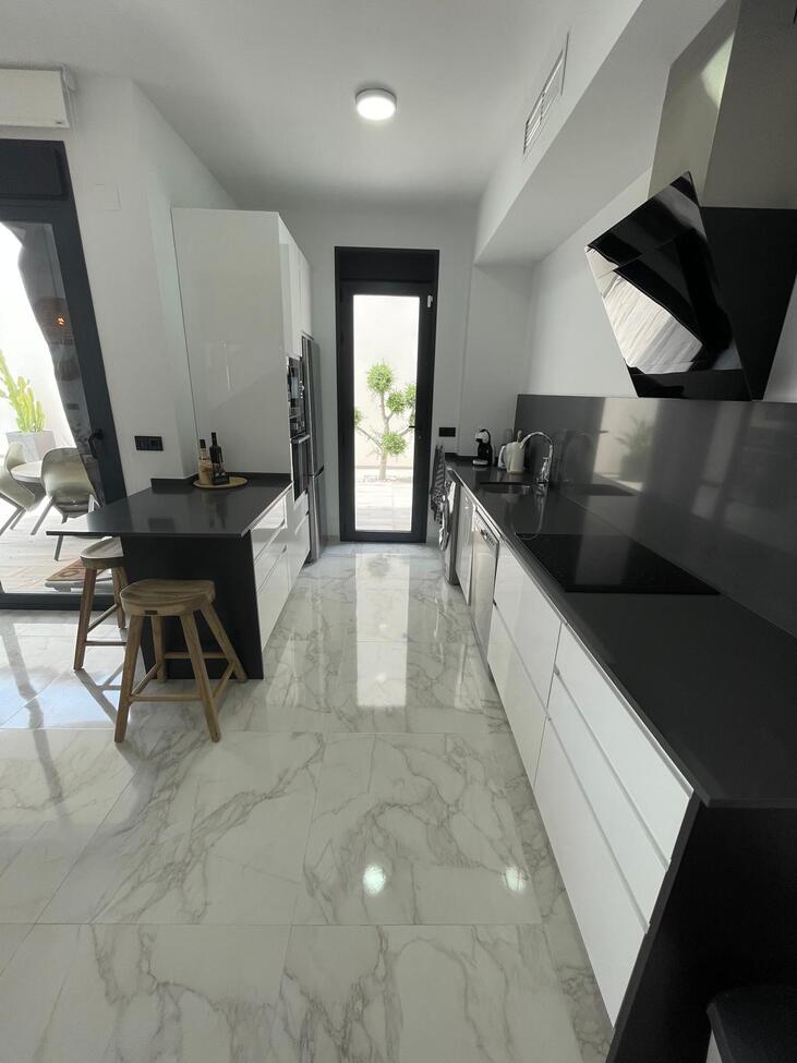Villa for Sale in Benijofar, Alicante