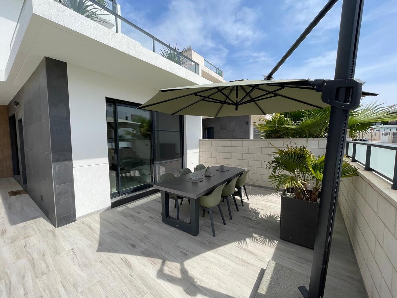 Villa for Sale in Benijofar, Alicante