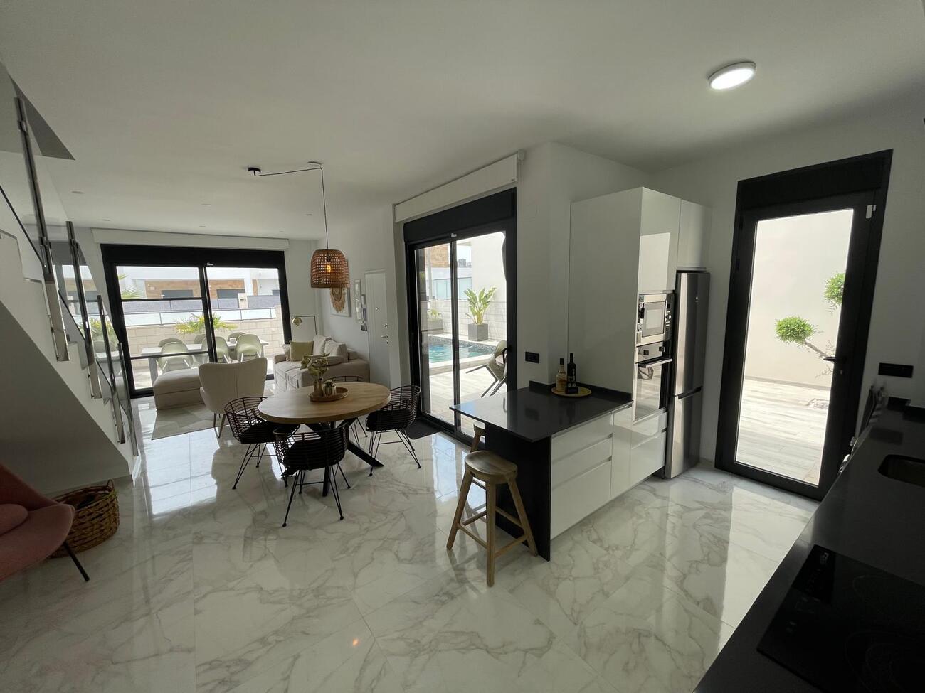 Villa for Sale in Benijofar, Alicante