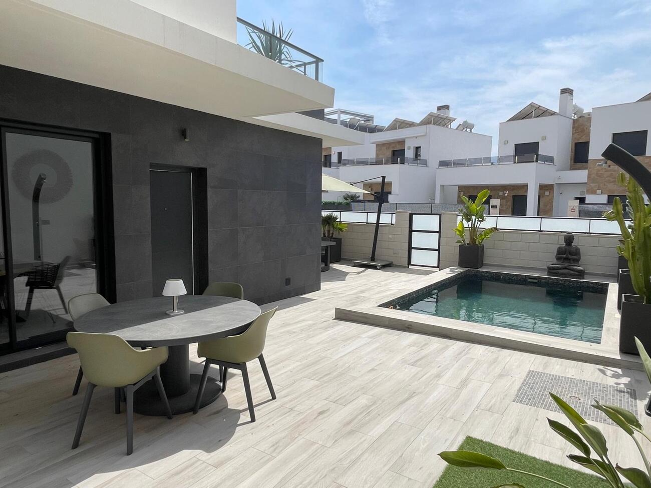 Villa for Sale in Benijofar, Alicante