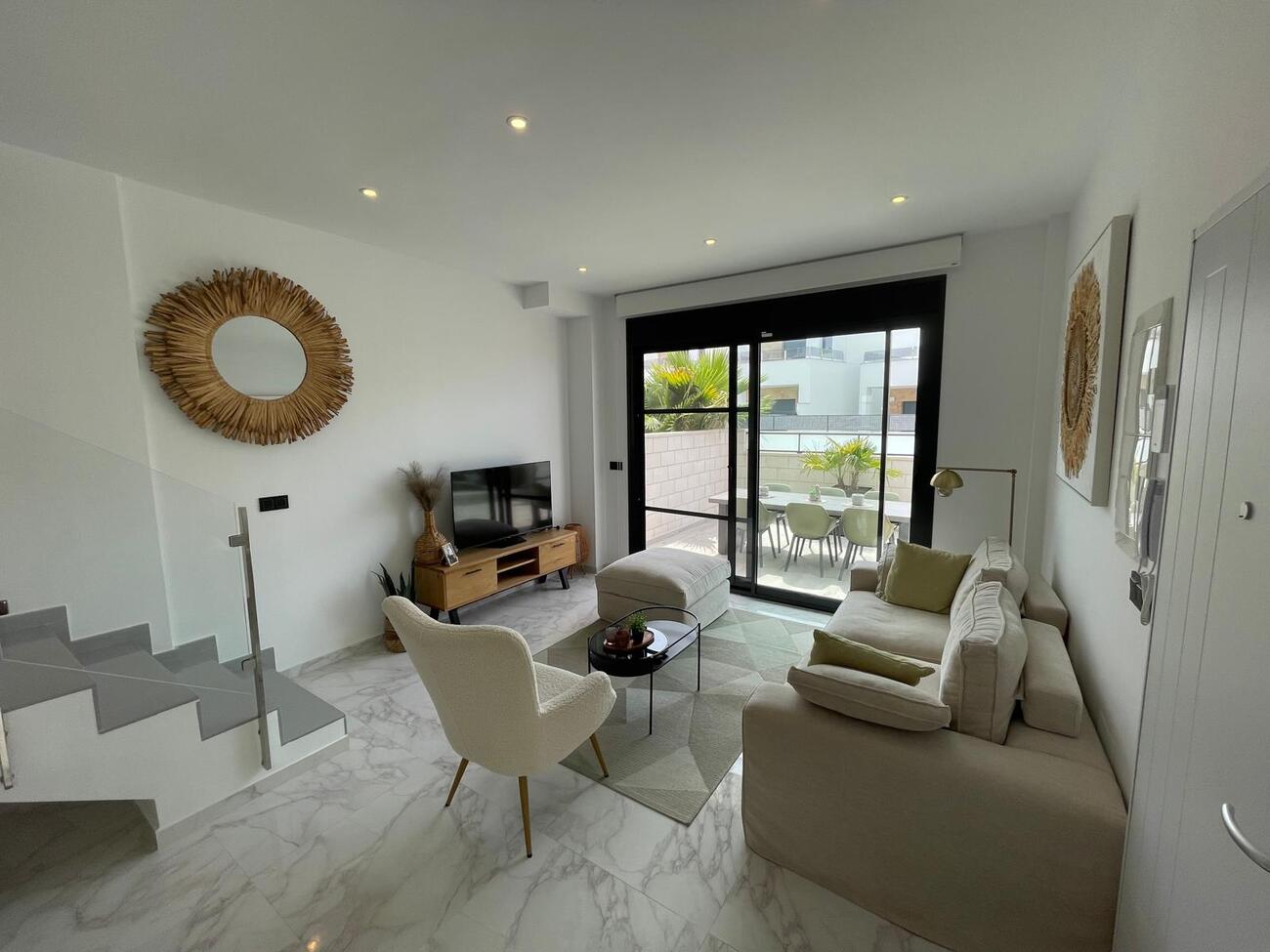 Villa for Sale in Benijofar, Alicante