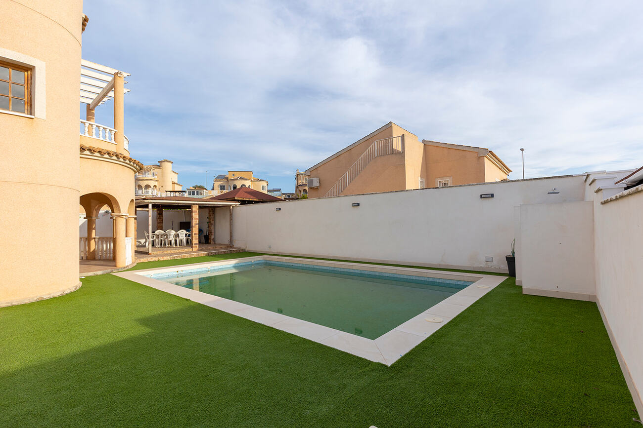 Villa for Sale in Ciudad Quesada, Alicante