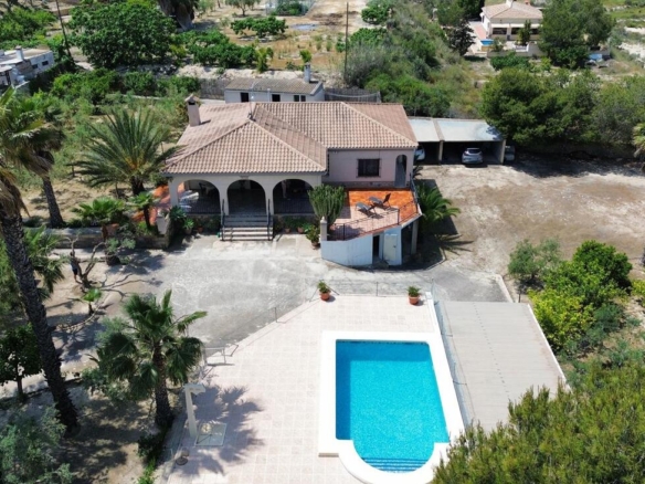 Villa for Sale in El Rebolledo, Alicante