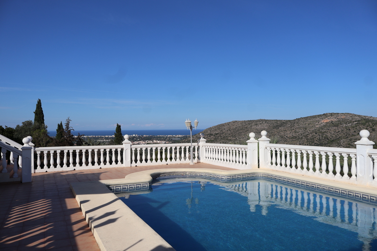 Villa for Sale in La Sella Golf, Alicante