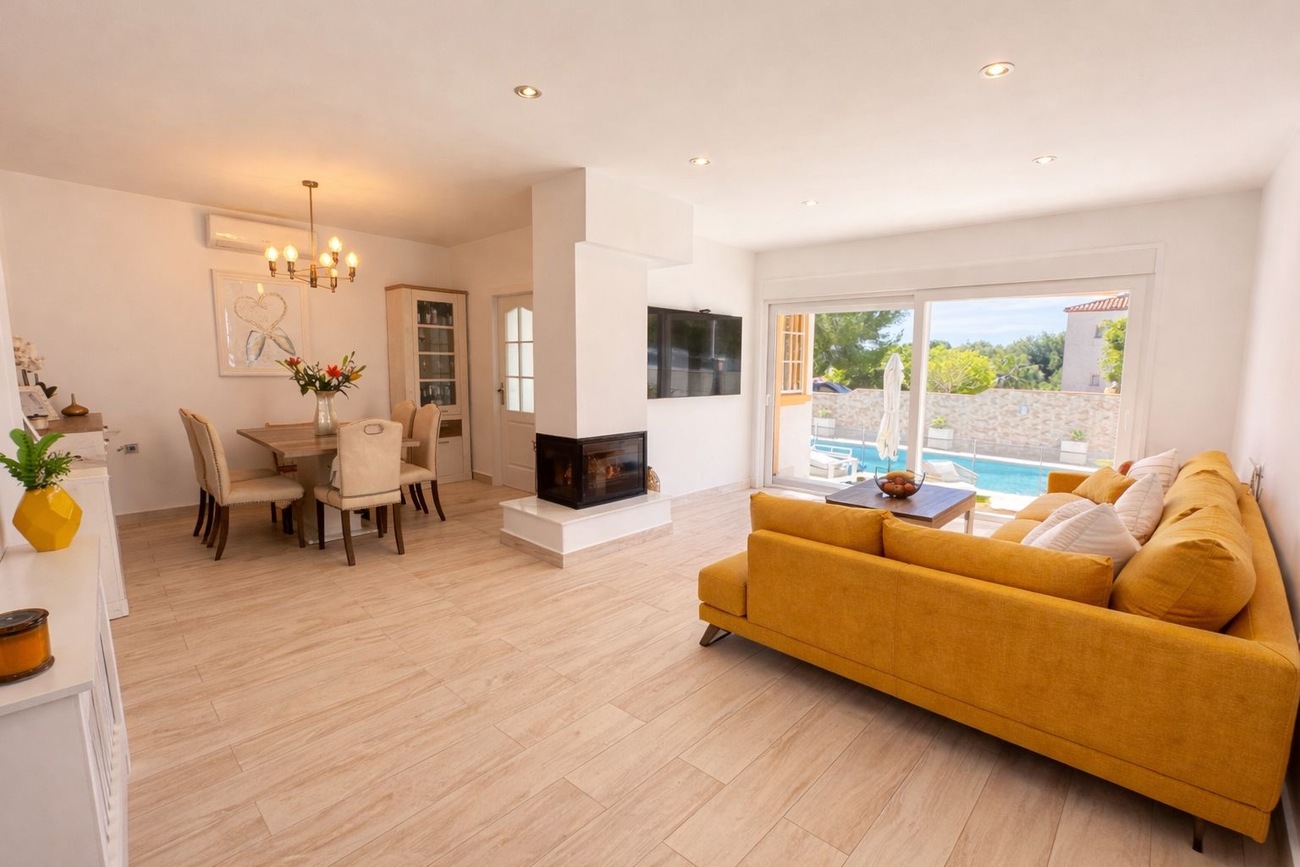 Villa for Sale in Los Dolses, Alicante