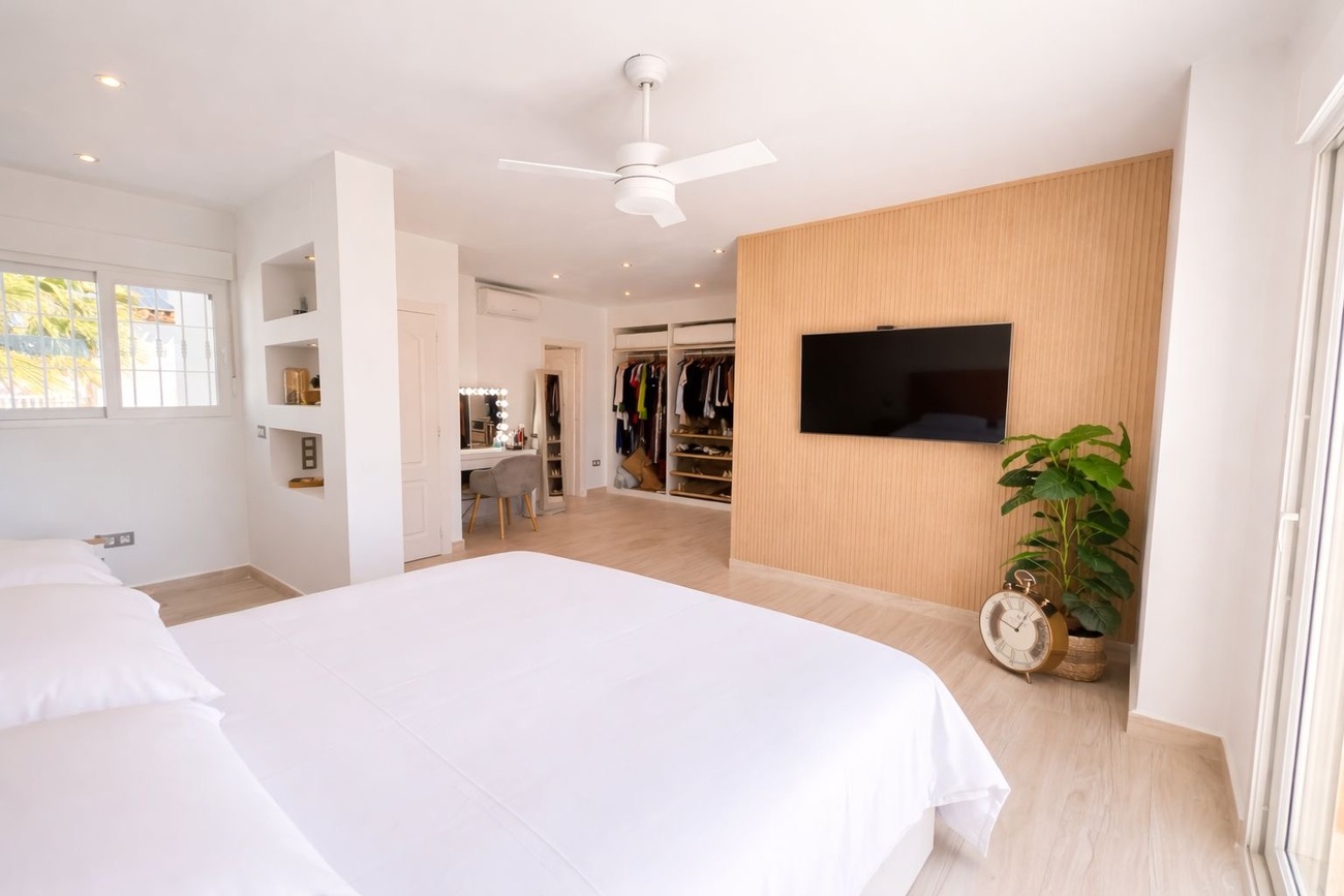 Villa for Sale in Los Dolses, Alicante
