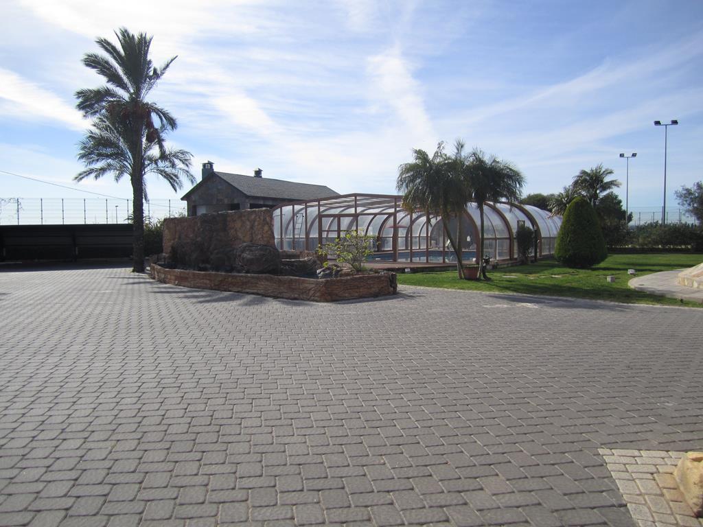 Villa for Sale in Los Montesinos, Alicante