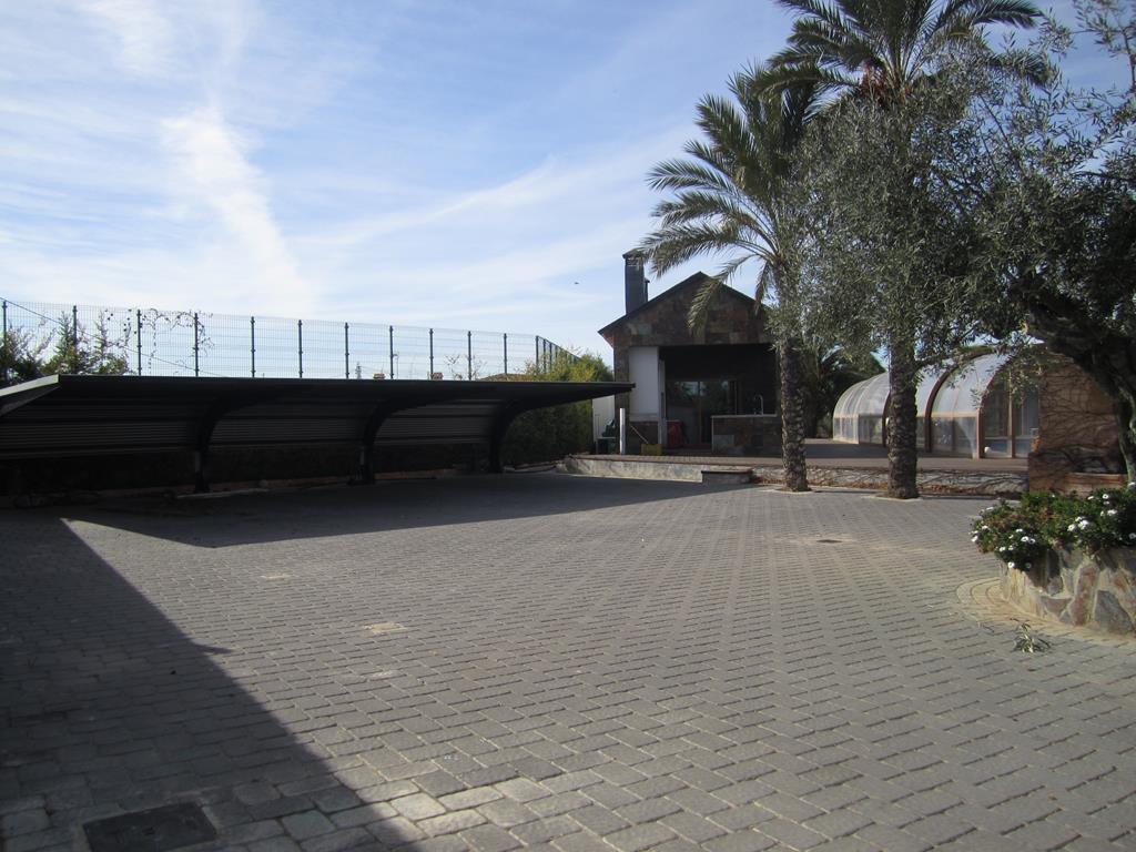 Villa for Sale in Los Montesinos, Alicante