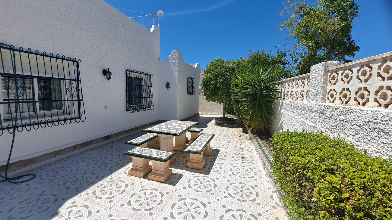 Villa for Sale in San Miguel de Salinas, Alicante