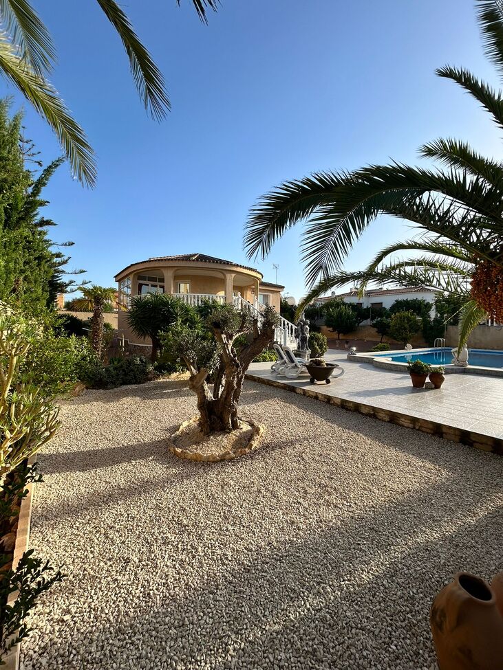 Villa for Sale in Torrevieja, Alicante