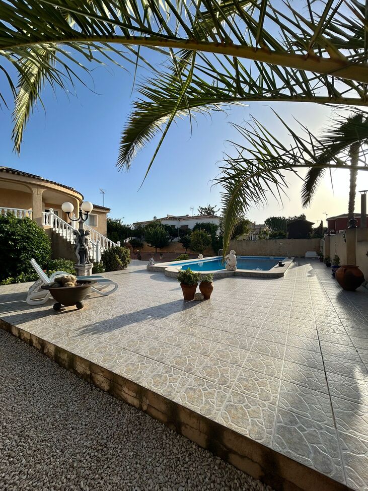Villa for Sale in Torrevieja, Alicante