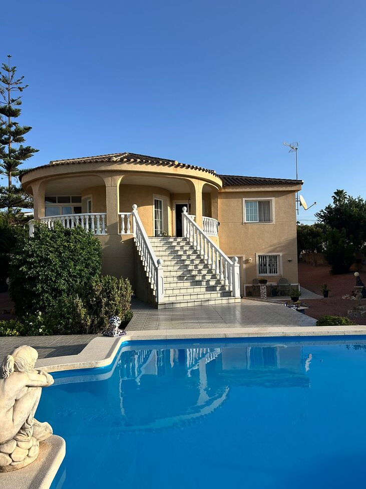 Villa for Sale in Torrevieja, Alicante