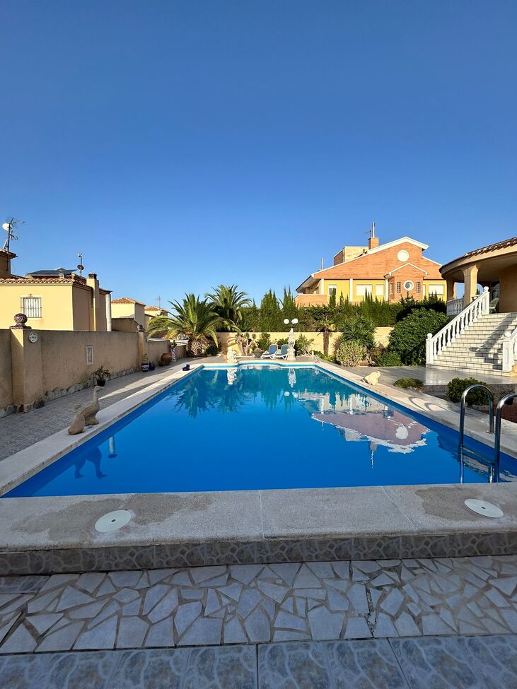 Villa for Sale in Torrevieja, Alicante