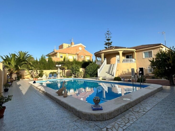 Villa for Sale in Torrevieja, Alicante