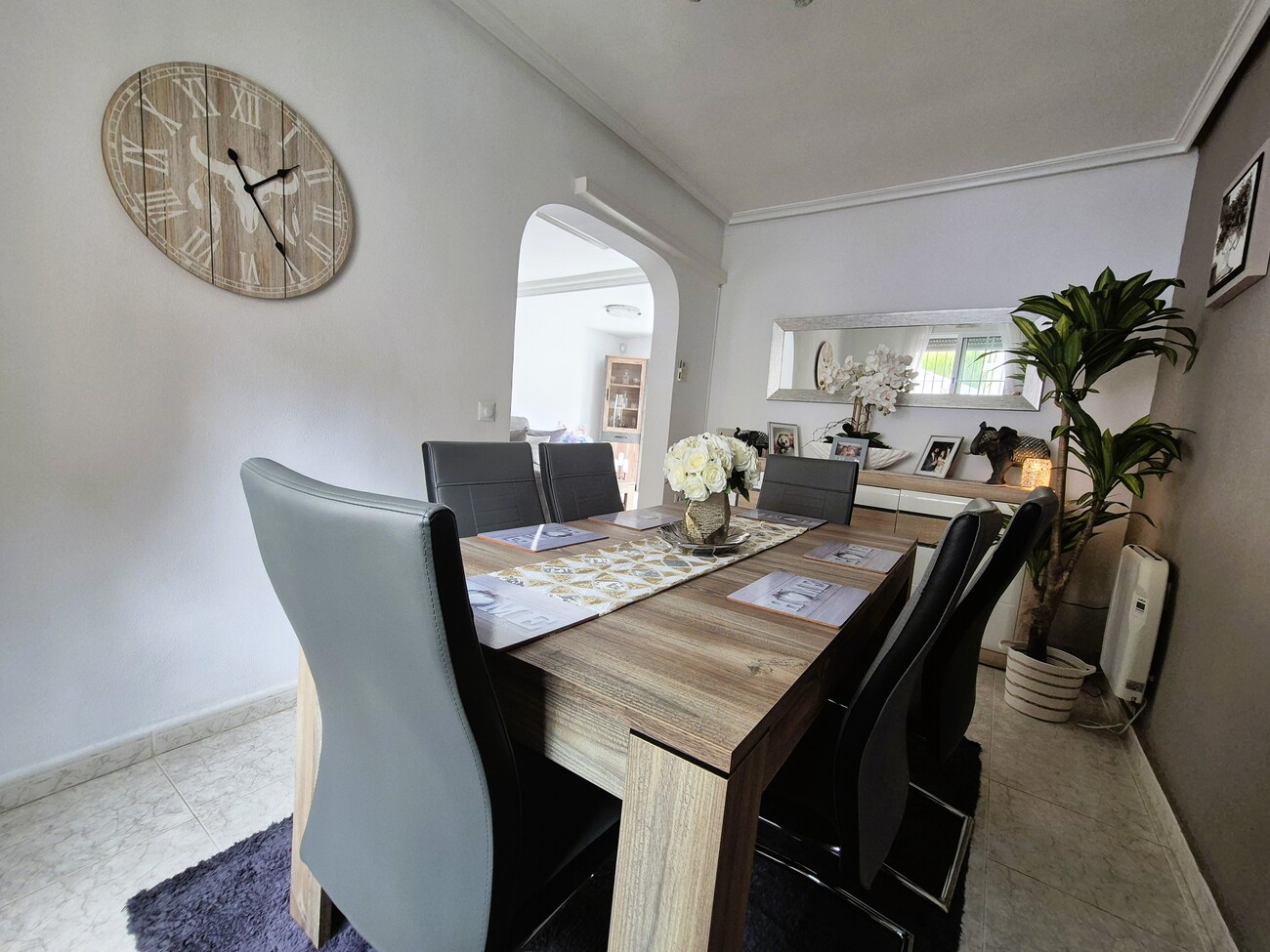 Villa for Sale in Villamartin, Alicante